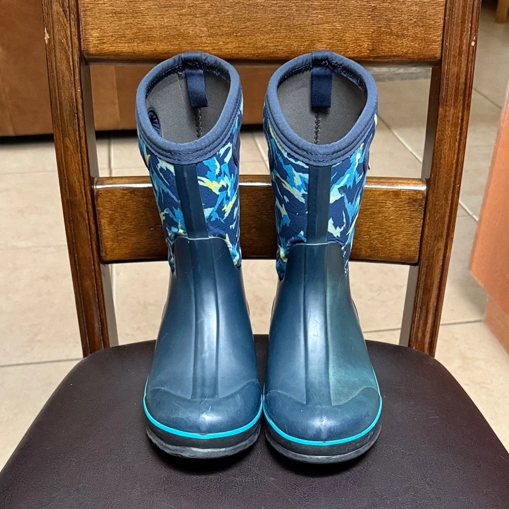 Bogs Classic II Winter Mountain Boot - Youth Size 5 Navy Yellow, Light Blue